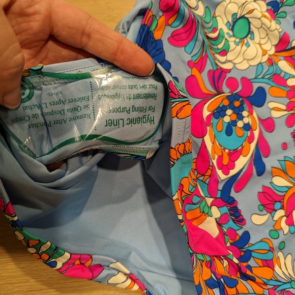 Colorful Swimwear - Picture 5 of 9